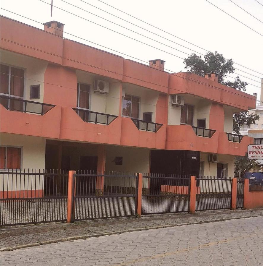 Terual Residens Apartment Bombinhas Bagian luar foto