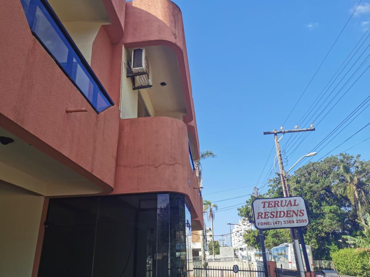 Terual Residens Apartment Bombinhas Bagian luar foto